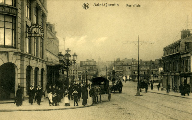 (FR)_Saint-Quentin_Rue-d-Isle_1915(2)