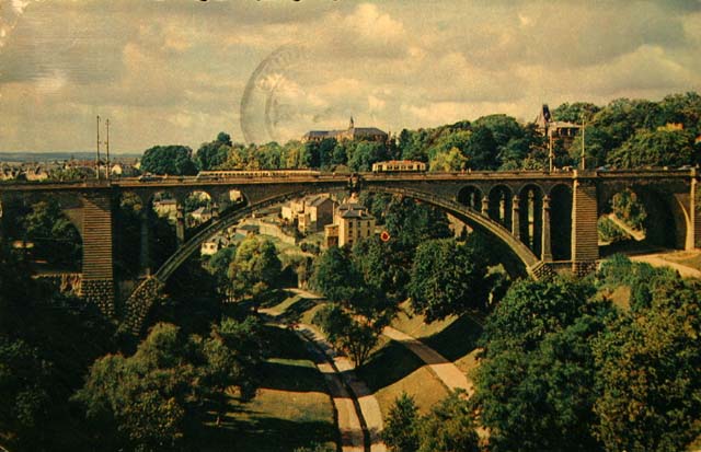 Luxembourg_Pont-Adolphe_196x_frE